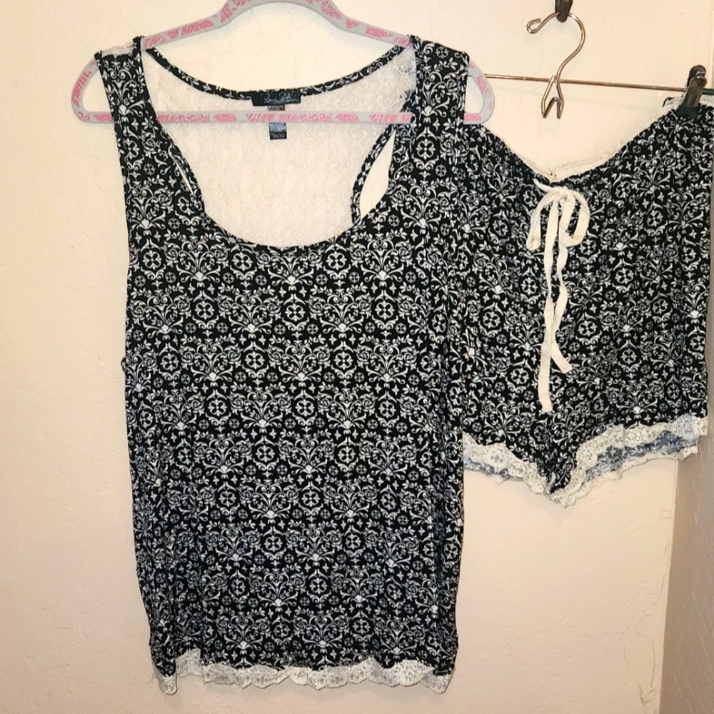 Romantic Black and White Shorty Pajama Set. Sz 3X. NWOT